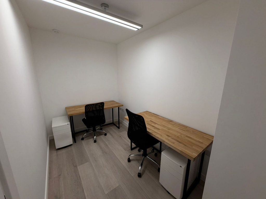 Knightsbridge office to let at 189 Brompton Road London office interior