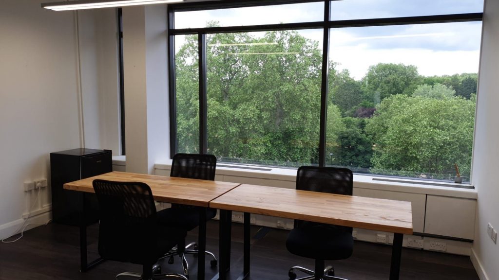 Spacious office to rent in London – 6-desk workspace at 21 Knightsbridge, fifth floor