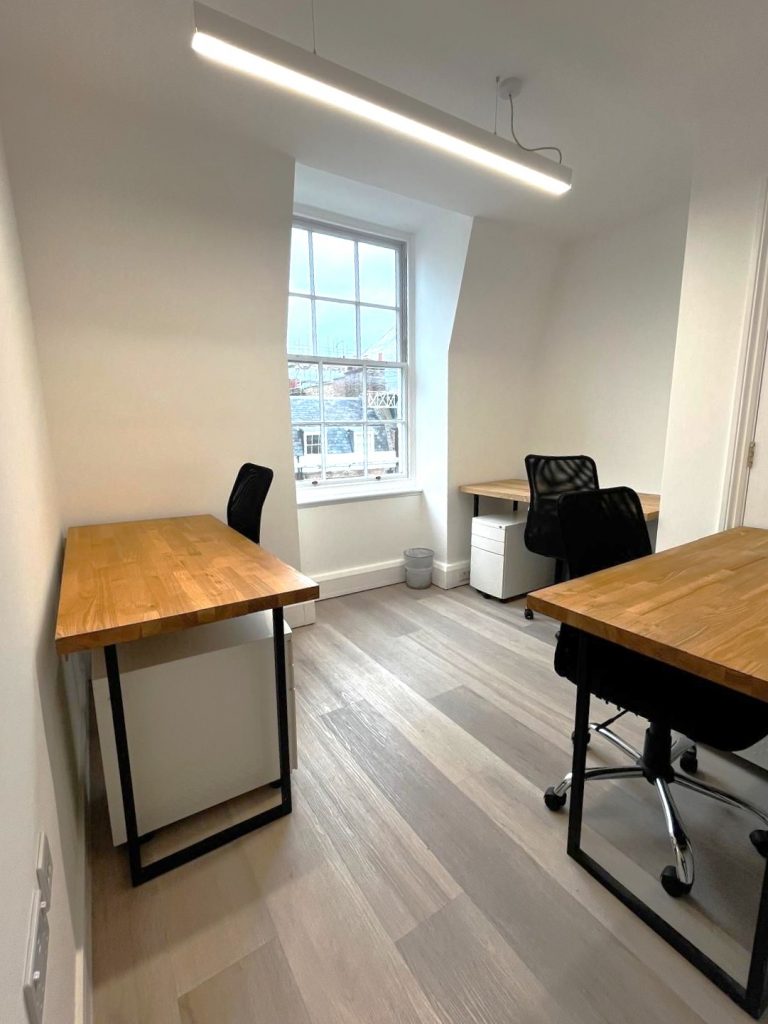 Flexible office rental in Mayfair with 3 desks and natural light
