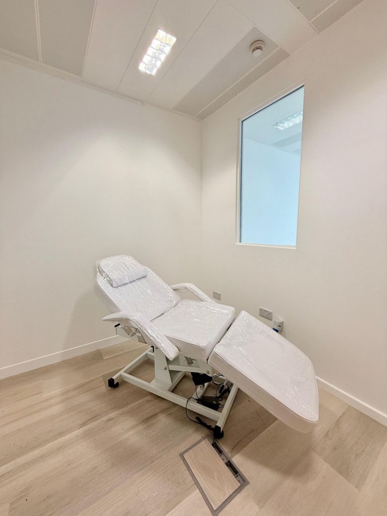 Modern medical consultation room near Harley Street at 33 Cavendish Square