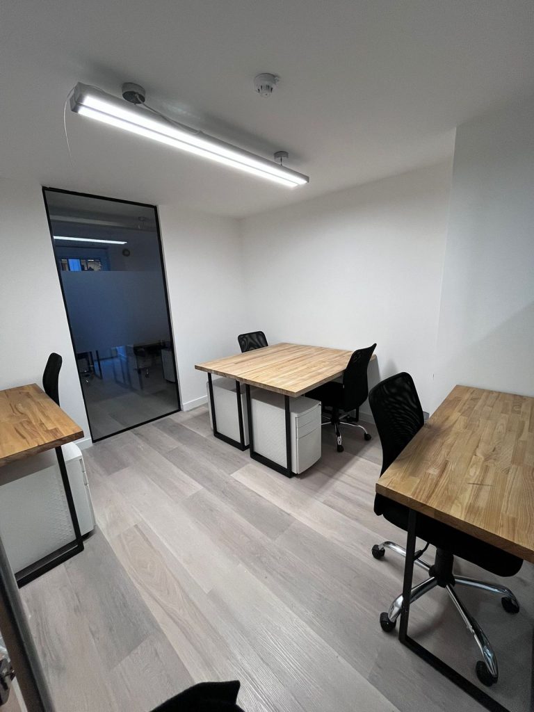 Serviced office to rent near Harrods on Brompton Road SW1, professional workspace in central London.