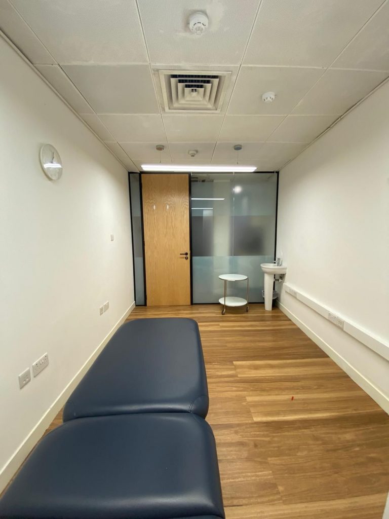 Treatment rooms in London at 21 Knightsbridge modern clinical space