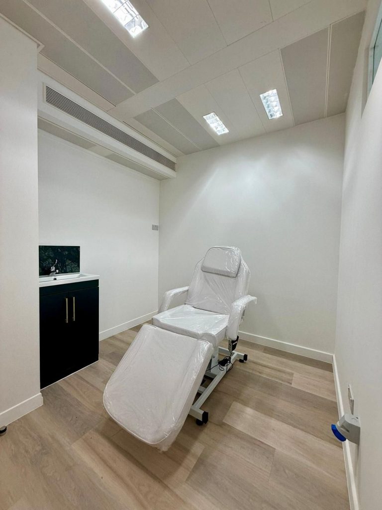 Consulting room near Harley Street for private practice at 33 Cavendish Square London interior