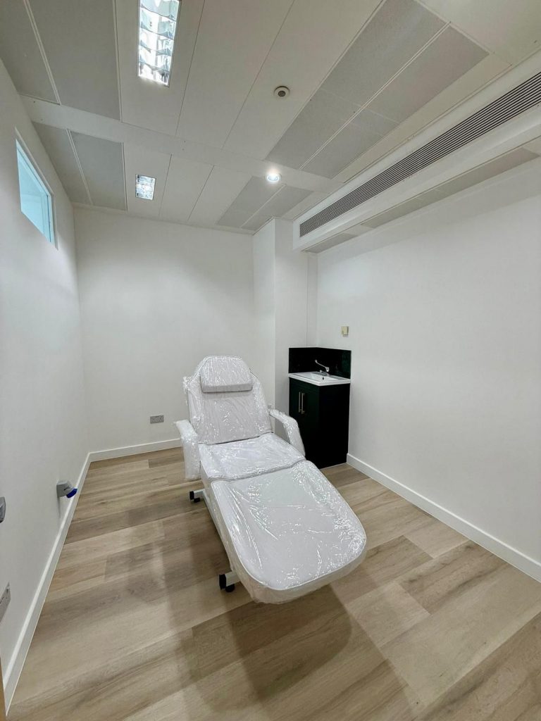 Medical room near Harley Street for private practice at 33 Cavendish Square London interior