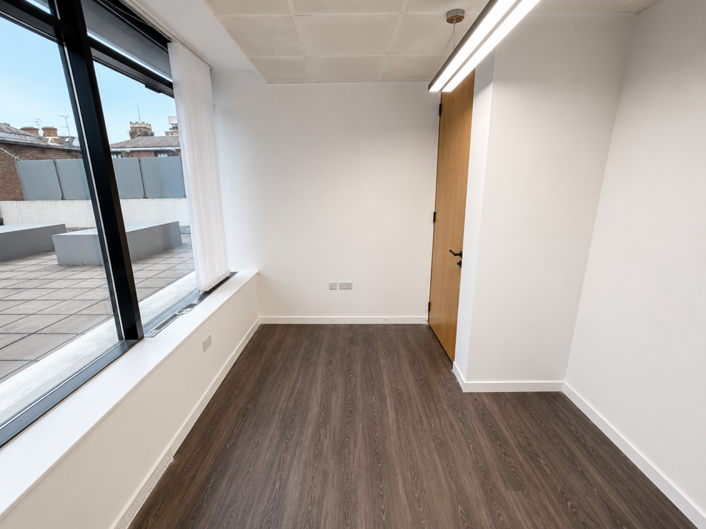 Premium Treatment Room to Rent in London at 21 Knightsbridge