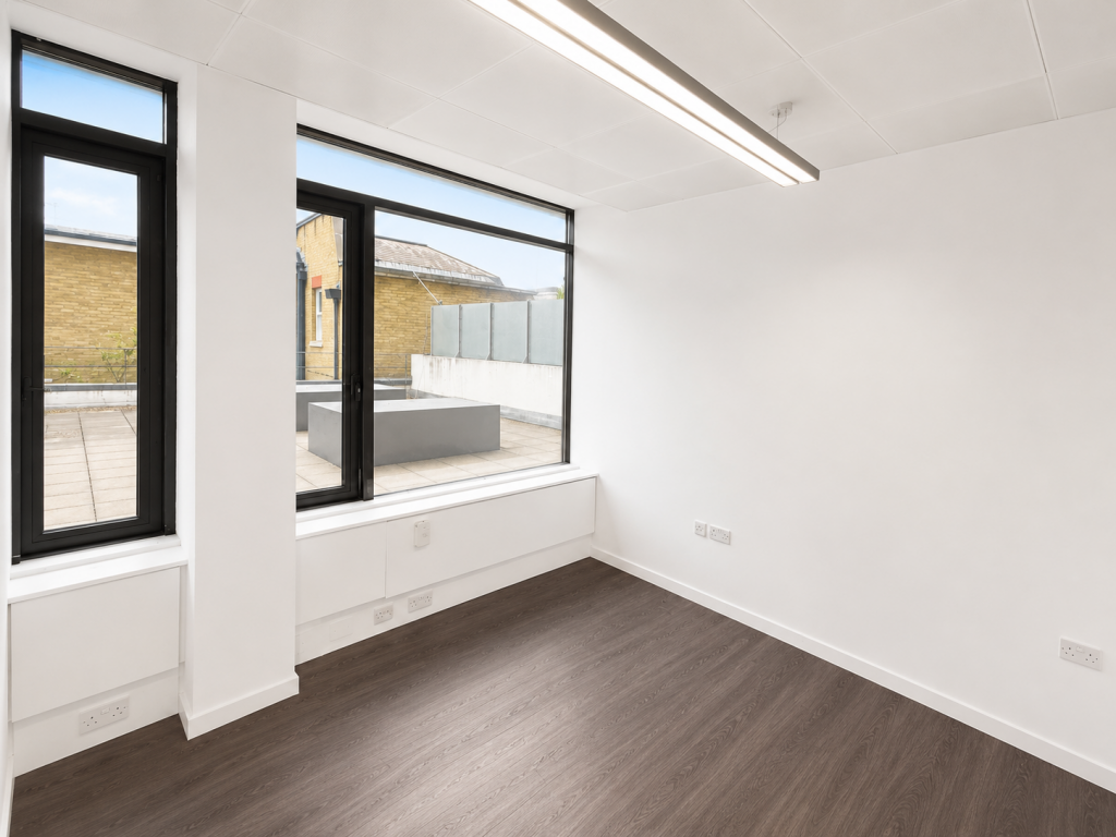 Private Clinical Room at 21 Knightsbridge opposite Hyde Park