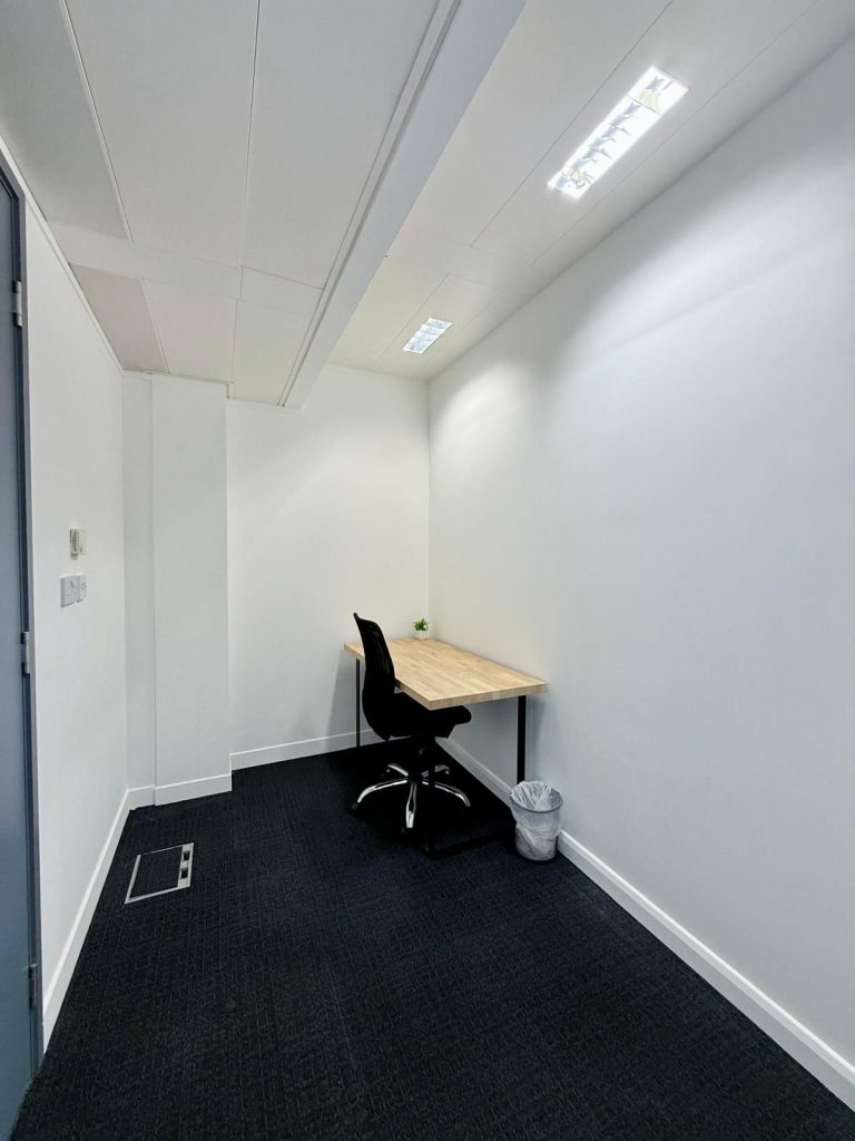 Private Workspace in Marylebone at 33 Cavendish Square with dedicated desk and chair