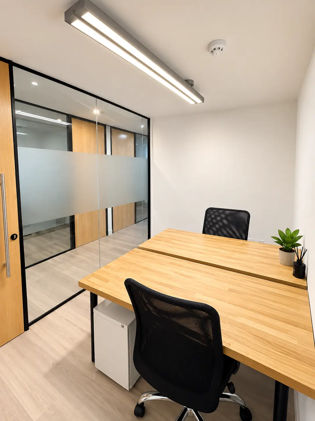 2-desk office, 74 sq ft at Serviced offices Knightsbridge at 189 Brompton Road, by Harrods