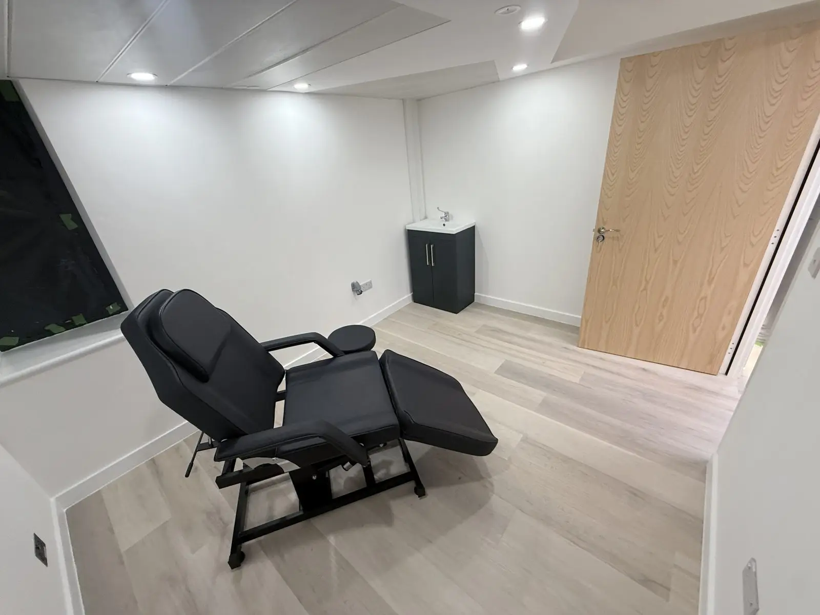 Treatment room B10 at 1 Quality Court, Holborn