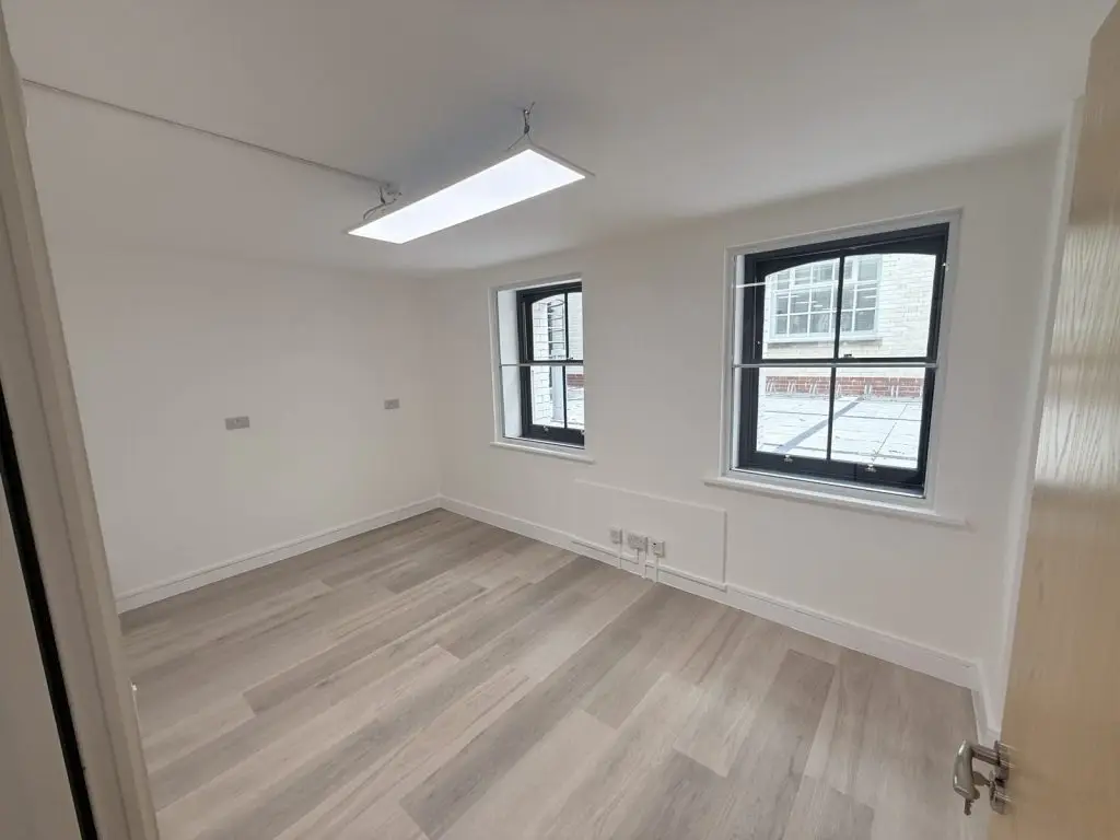 Treatment room B12 at 1 Quality Court, Holborn